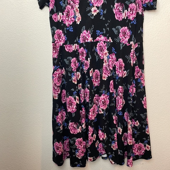 Torrid Women’s Mini Studio Luxe Floral Printed Ponte Knit Mini Dress Size 1X - Picture 3 of 13